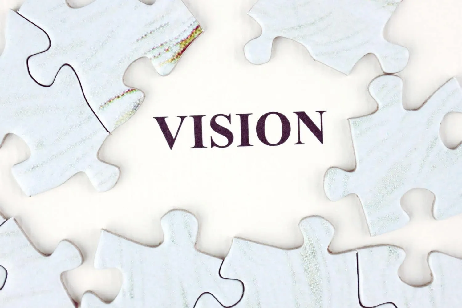 Un tableau de visualisation personnalisé avec des images et des mots inspirants pour manifester ses rêves et ses objectifs.